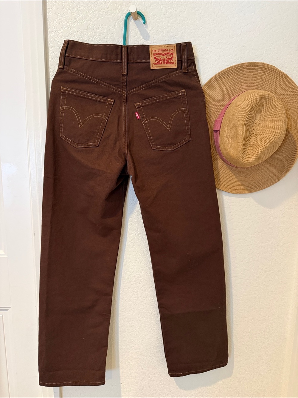 Levi's Ribcage Straight Ankle Jeans - Chocolate Brown - Picture 3 of 6